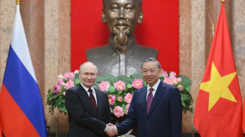 Вьетнам будет выступать за развитие отношений с Россией, заявил президент