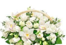 Роскошный букет в корзине: изысканная доставка цветов