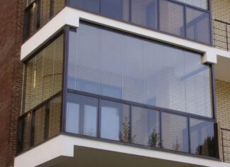 Безрамное остекление: стильный и функциональный вариант для вашего балкона или лоджии