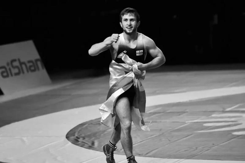 В Грузии умер 27-летний чемпион мира по греко-римской борьбе Нугзари Цурцумия