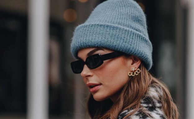 Стильные вязаные шапки: тренды сезона и выбор идеального аксессуара