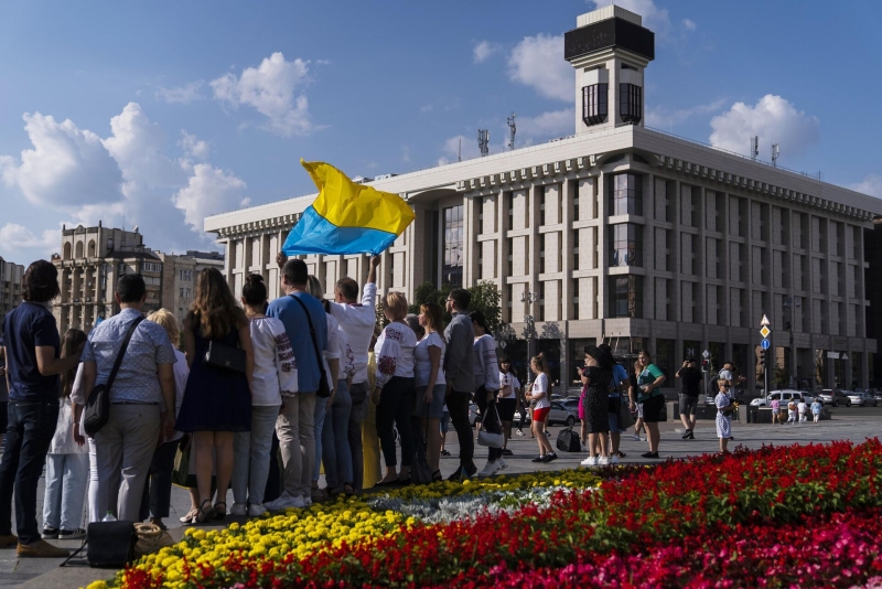 "Придется исчезнуть". Запад подталкивает Зеленского к непростому решению