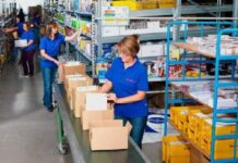 Работа на складе вахтовым методом: особенности, условия и возможности