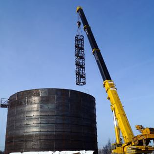 Вертикальные стальные резервуары РВС-5000: преимущества и область применения