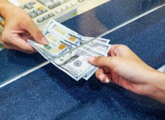 Как правильно обменивать валюту в банке: советы и рекомендации