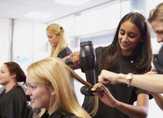 Почему стоит пройти обучение на парикмахера-колориста: преимущества и перспективы профессии