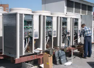 Ремонт и обслуживание чиллеров: гарантия промышленной надёжности от ЧИЛЛЕР-СЕРВИС.РУ