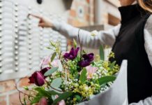 Преимущества заказа цветов с доставкой: экономия времени и гарантия качества