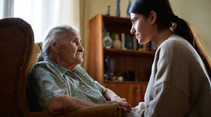 Куда определить пожилого человека: полный обзор вариантов размещения