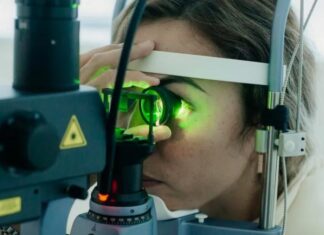 Безопасность и эффективность лазерного лечения зрения