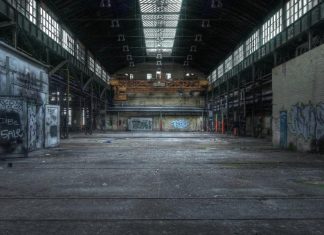 14-летний школьник четвёртый день лежит в коме после прогулки по заброшке в Ялте