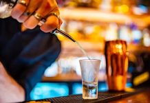 15-летняя школьница потеряла сознание в баре после трёх шотов лимончелло