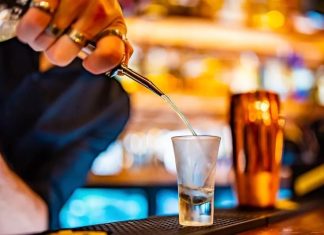 15-летняя школьница потеряла сознание в баре после трёх шотов лимончелло