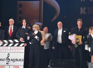 Белое пианино Аллы Суриковой и «Самый музыкальный губернатор»