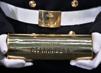 Бочаров поблагодарил Путина за присвоение ледоколу имени «Сталинград»