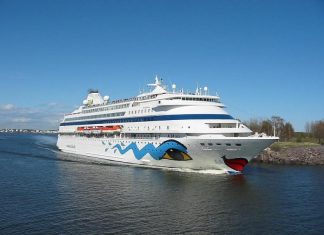 Лайнеру Astoria Grande разрешили зайти в порт Стамбула — но без 600 злых россиян