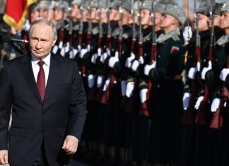 Песков объяснил чуть севший голос Путина на переговорах в Бишкеке