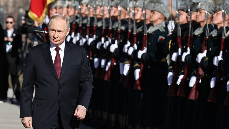 Песков объяснил чуть севший голос Путина на переговорах в Бишкеке