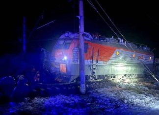 Посторонний предмет мог вызвать сход поезда с рельсов в Иркутской области