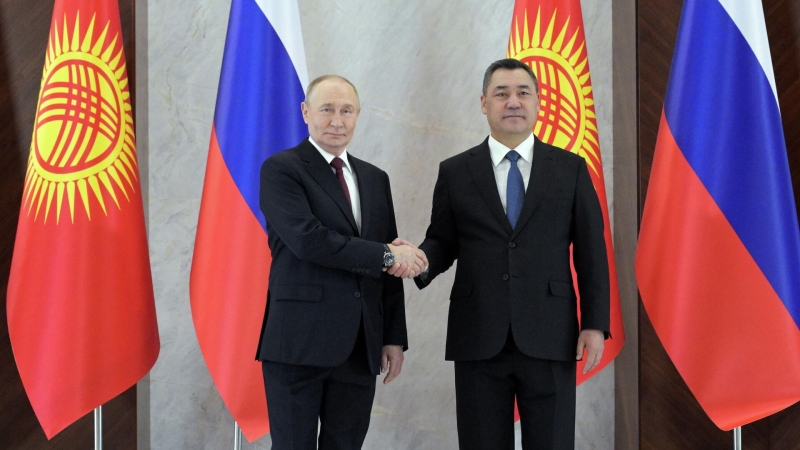 Путин и Жапаров обсудили развитие отношений России и Киргизии