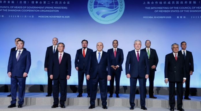 Путин провел встречу с главами правительств стран — членов ШОС