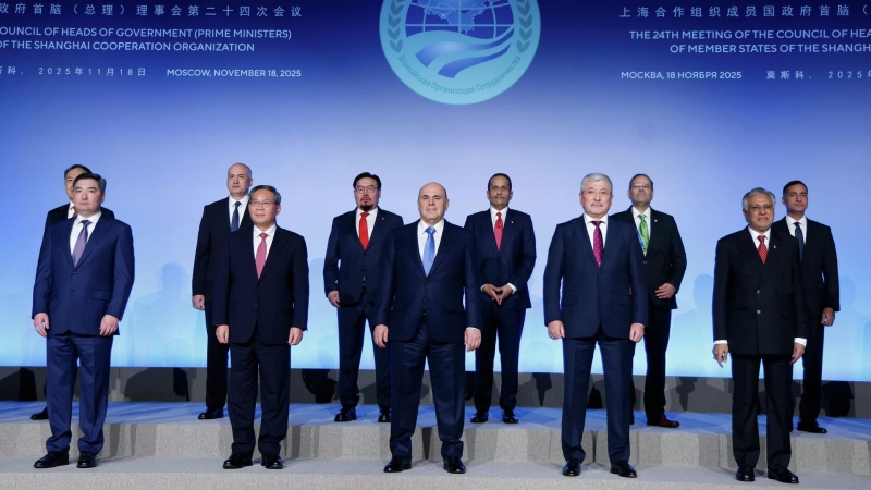 Путин провел встречу с главами правительств стран — членов ШОС