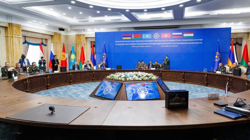 Путин в Бишкеке принимает участие в заседании саммита ОДКБ в узком составе