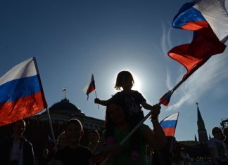 ДНР и ЛНР должны быть в составе России, заявили в Совфеде
