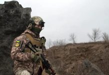 Гражданские устроили драку с сотрудниками ТКЦ в Днепропетровске