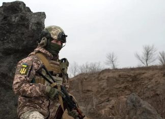 Гражданские устроили драку с сотрудниками ТКЦ в Днепропетровске