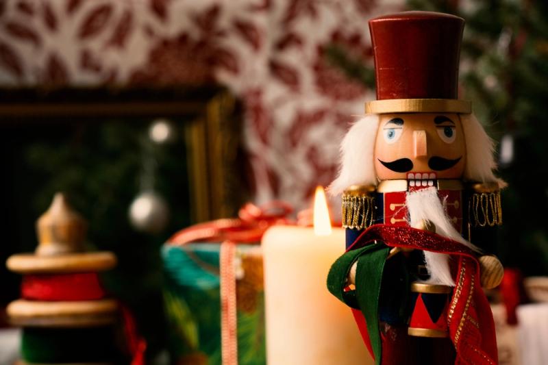 Мать с дочкой умерли после рождественского ужина, отец семьи в реанимации