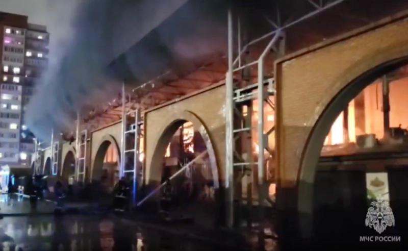 На рынке в Петербурге находили 28 нарушений перед смертельным пожаром