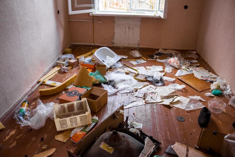 Омская пенсионерка не смогла провернуть &laquo;схему Долиной&raquo; и разгромила квартиру