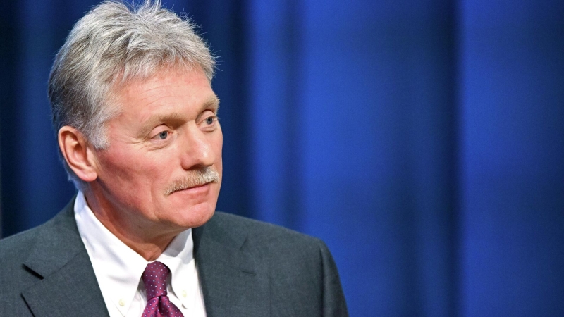 Песков рассказал, что не переживает, когда Путин сам дает слово журналистам