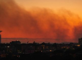 Пожар в Туапсе вспыхнул после серии взрывов и работы ПВО