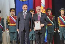 Приволжский полпред вручил кировскому губернатору благодарность от Путина