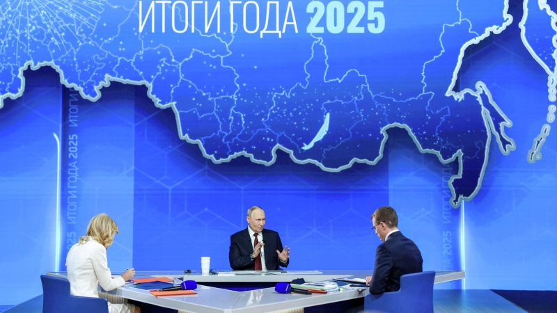 Прямую линию с Путиным транслируют в здании Совета Федерации