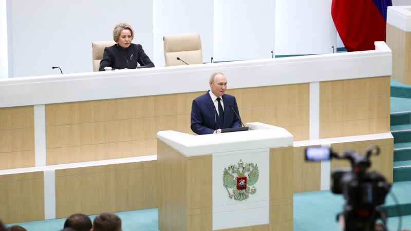 Путин глубоко вовлечен в работу парламента, заявила Матвиенко