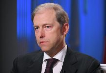 Путин кратко побеседовал с Мантуровым