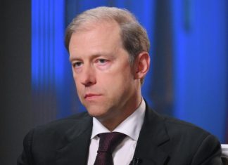 Путин кратко побеседовал с Мантуровым