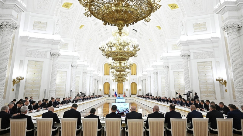 Путин отметил масштаб задач в сфере кадров