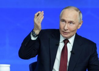 Путин пообещал проголосовать за молодежную столицу России