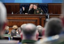 Путин пообщался с главой Генштаба Герасимовым