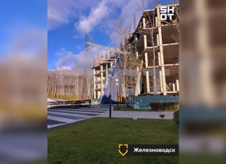 SHOT: Шторм в центральной и южной России повалил деревья и остановил транспорт