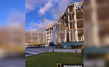 SHOT: Шторм в центральной и южной России повалил деревья и остановил транспорт