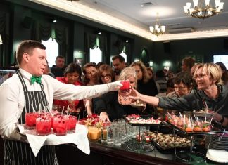 Театральный буфет: почему там такие цены?