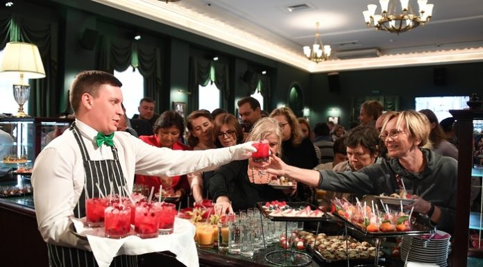 Театральный буфет: почему там такие цены?