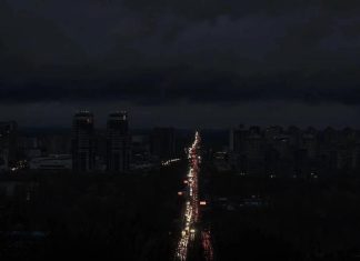 Жители Одессы перекрыли улицу в городе из-за отключения света