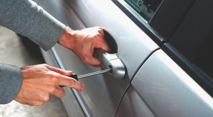 Профессиональное вскрытие автомобильных замков: без повреждений и быстро