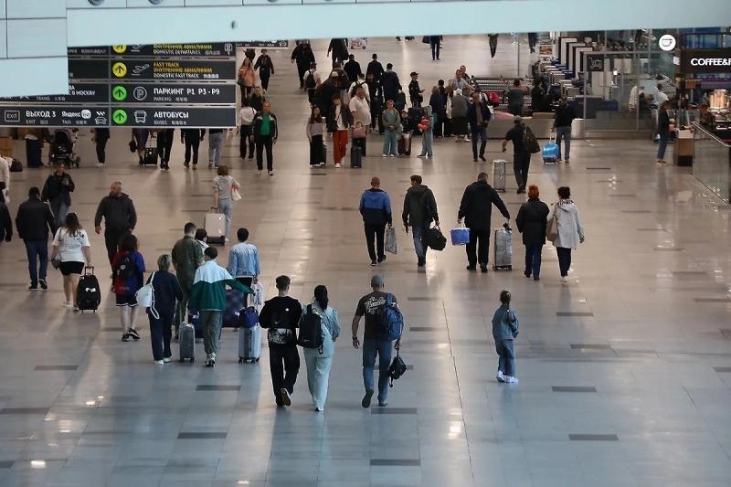 Аэропорт Казани возобновил работу после временных ограничений